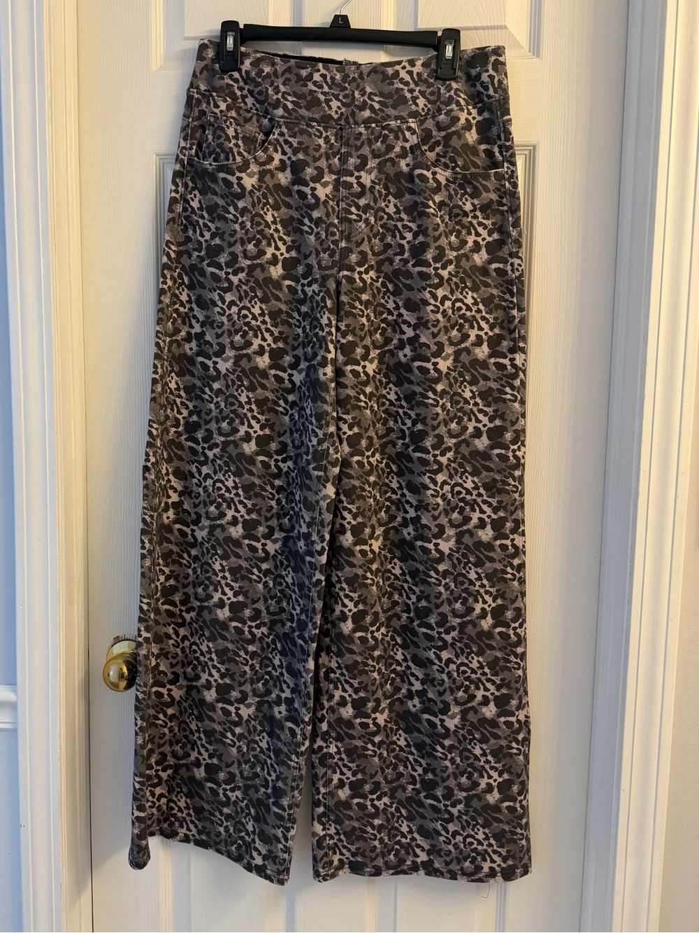 HALARA Gray Leopard Wide Leg Pants